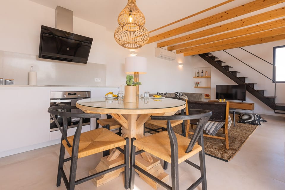 Holiday home in Mallorca, private garden, swimming pool, close to the beach