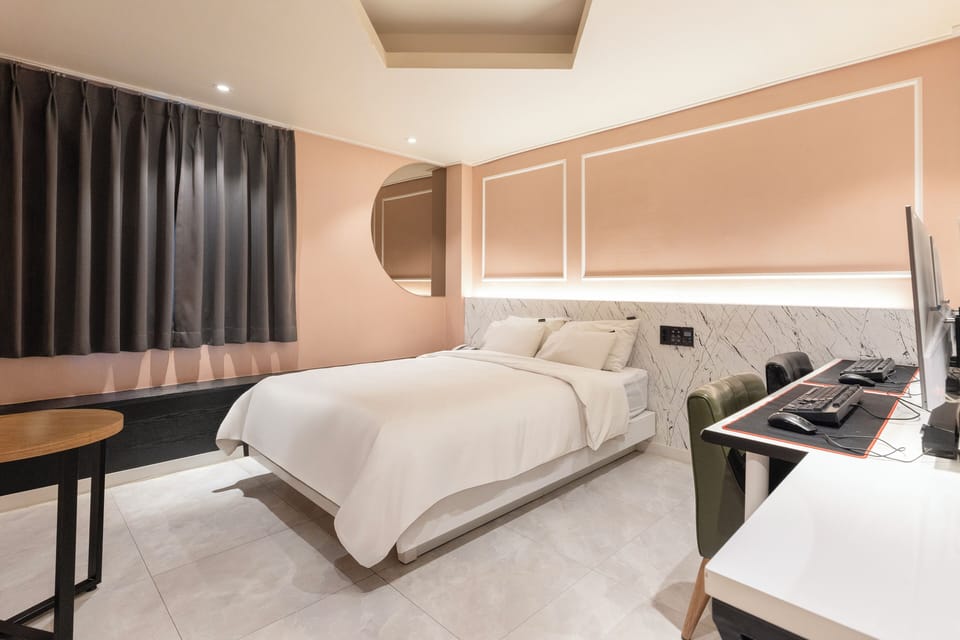 Deluxe Double Room, City View | Premium bedding, desk, blackout drapes, soundproofing