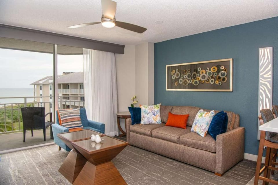 1. One-Bedroom King Condominium with Sofa Bed, Oceanview Balcony (Beachfront Sandpiper Building)