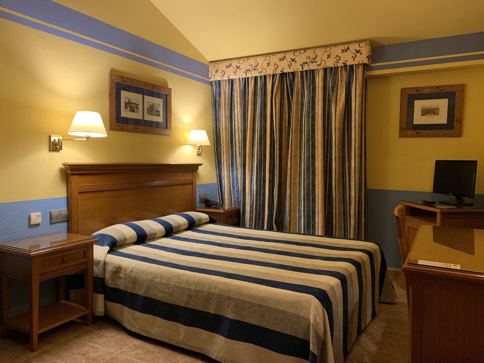 Double Room Single Use | In-room safe, desk, iron/ironing board (on request), cribs (free)