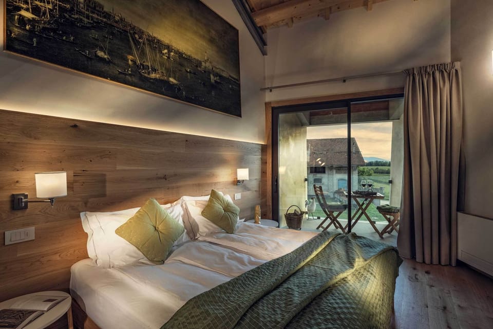 Superior Double or Twin Room, Balcony, Courtyard View | Premium bedding, down comforters, in-room safe, individually furnished