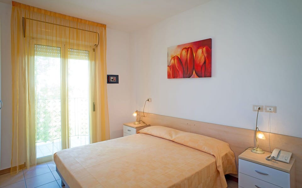 Autumn, Bedroom, Spring, Summer