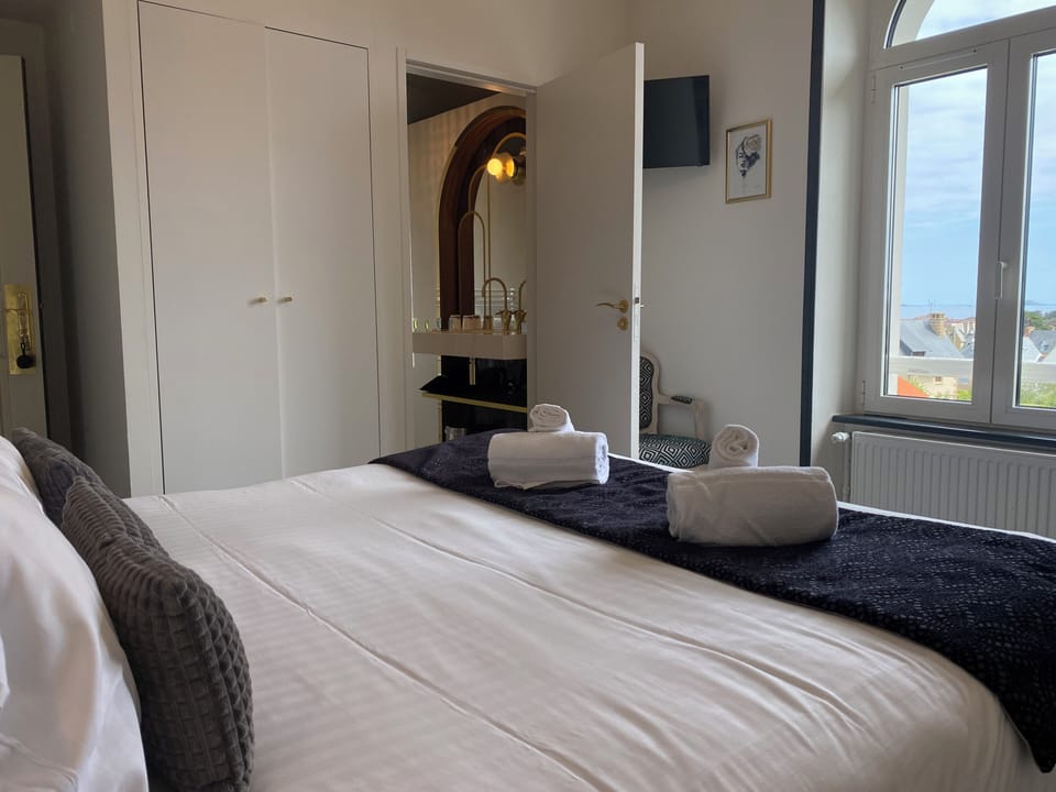 Superior Room, Sea View | Premium bedding, individually decorated, individually furnished, desk