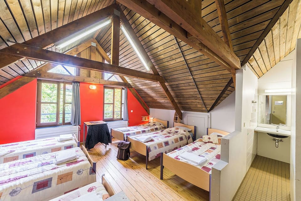Classic Shared Dormitory, Women only | Free WiFi, bed sheets