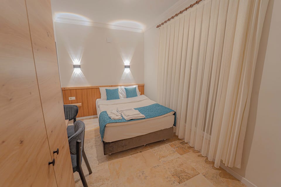 Economy Double or Twin Room | Desk, laptop workspace, free WiFi, bed sheets