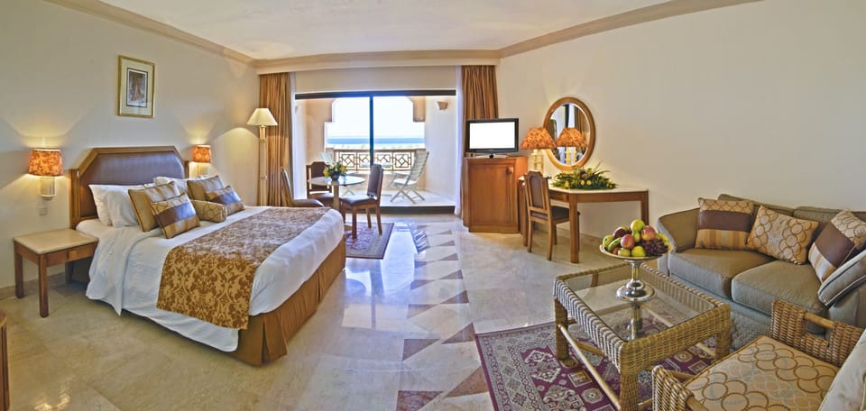 Pillowtop beds, in-room safe, iron/ironing board, free WiFi