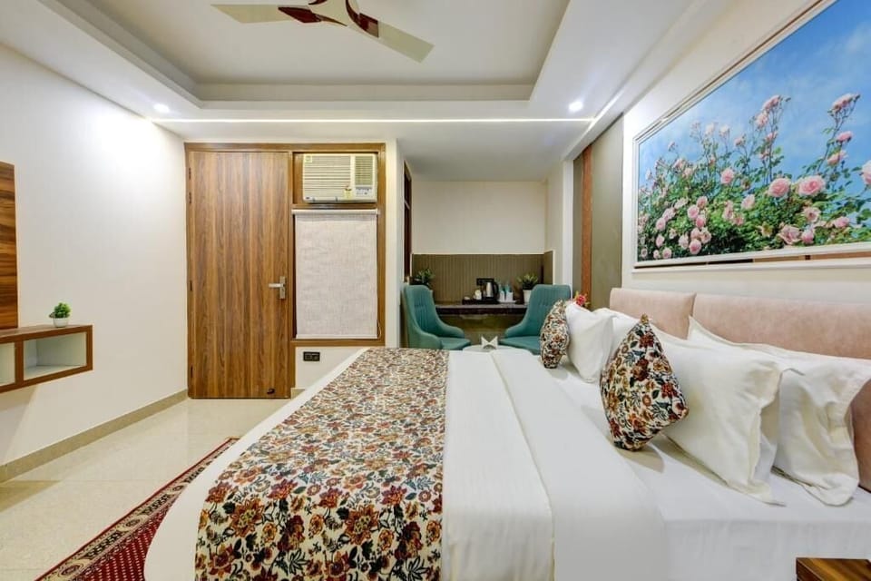 Deluxe Double Room, City View | Premium bedding, pillowtop beds, desk, laptop workspace