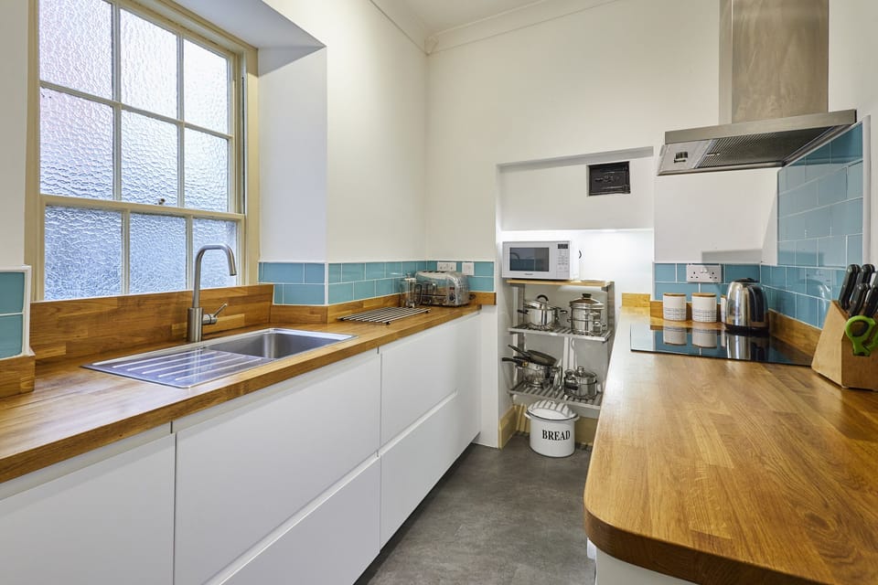 Dishwasher, cookware/dishes/utensils