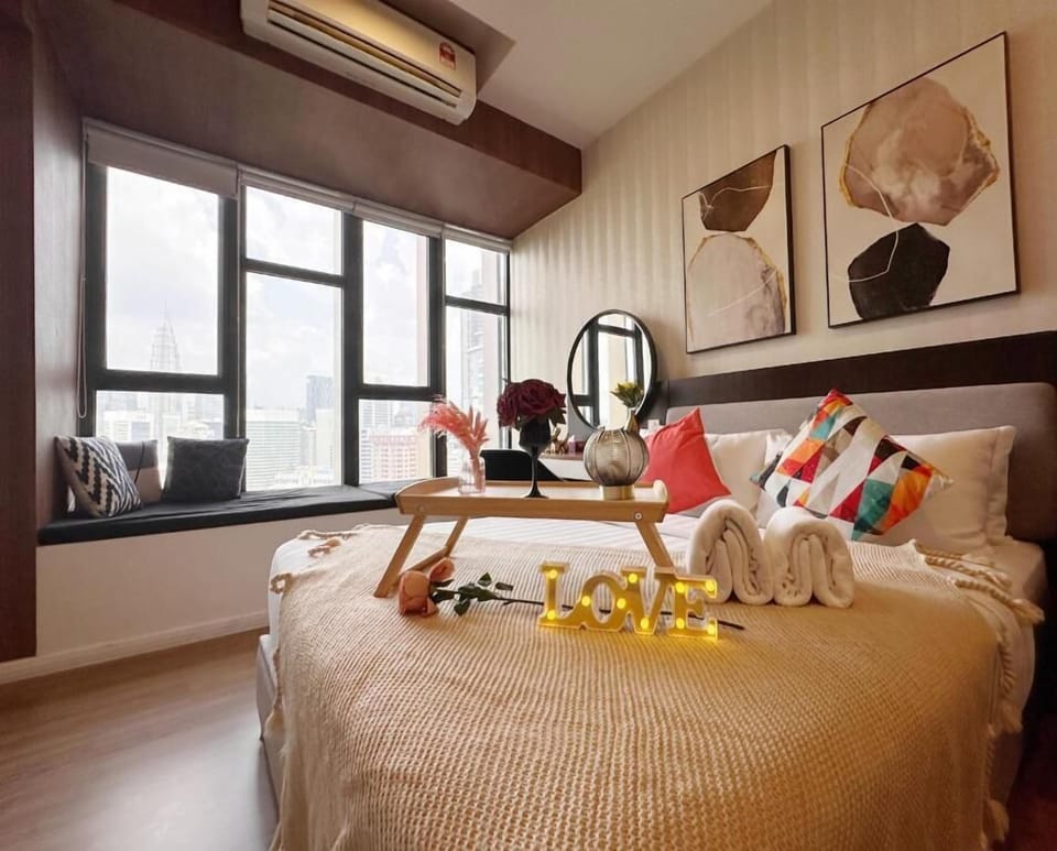 Deluxe Studio, City View | Desk, soundproofing, iron/ironing board, free WiFi