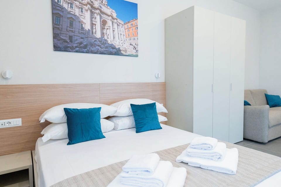 Family Quadruple Room | In-room safe, desk, free WiFi