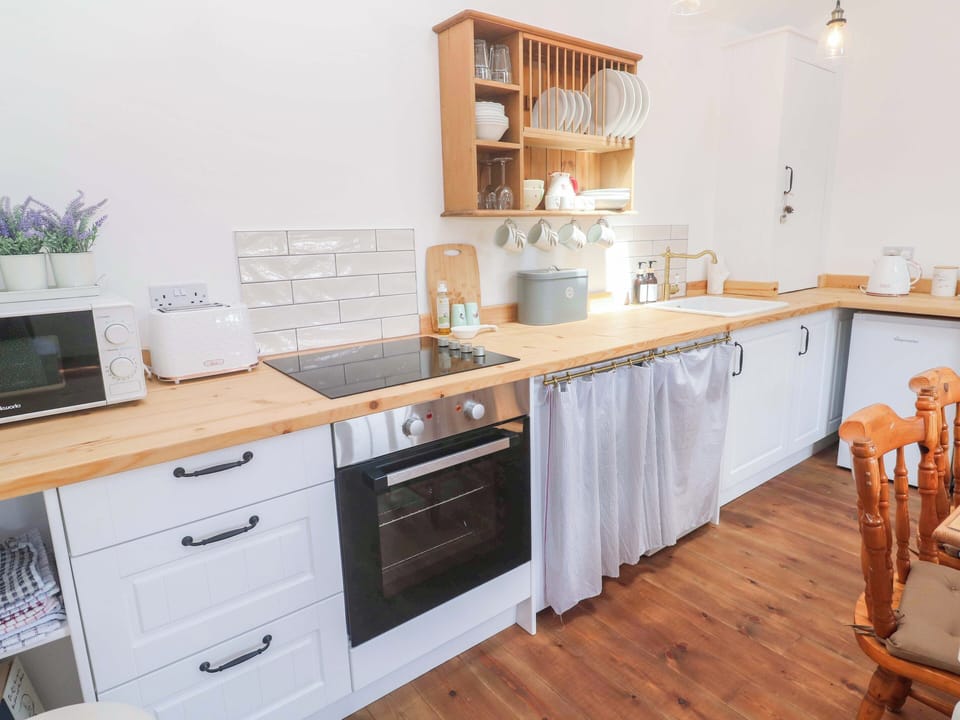 Fridge, microwave, dishwasher, toaster