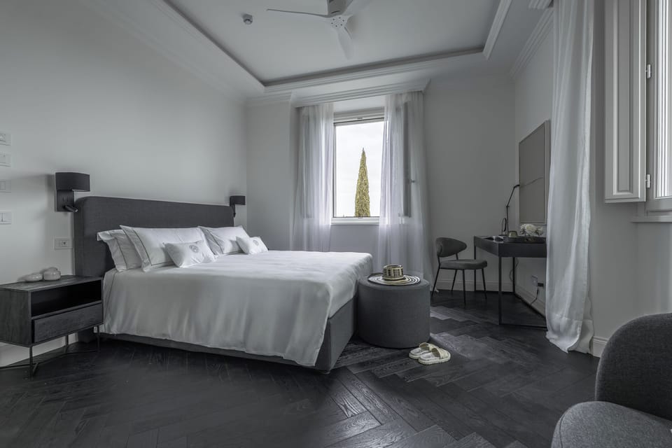Classic Double Room, Hill View | Egyptian cotton sheets, premium bedding, in-room safe, desk
