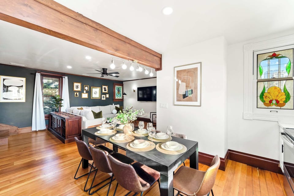 Cozy dining nook with inviting ambiance