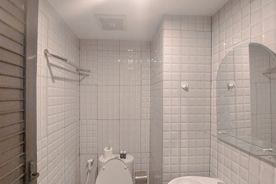 Standard Studio | Bathroom