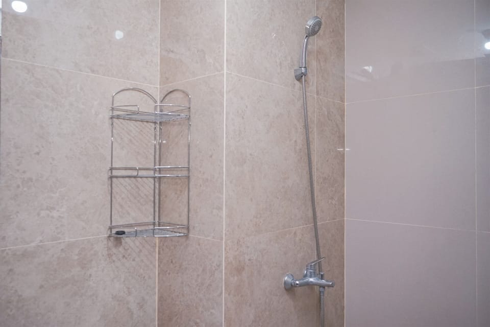 Standard Studio | Bathroom