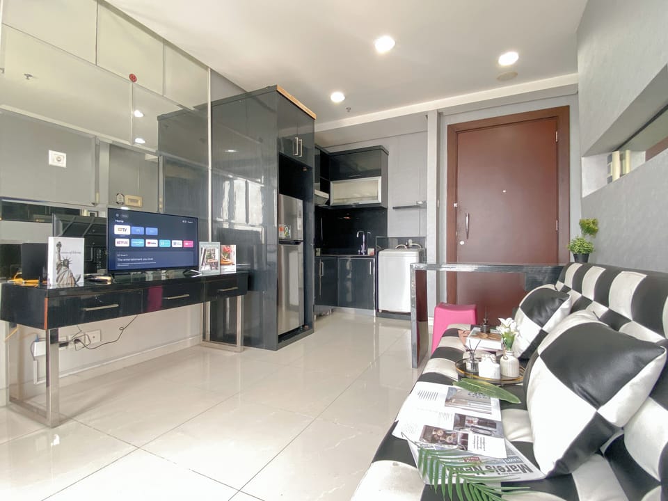 Standard Studio | Living room