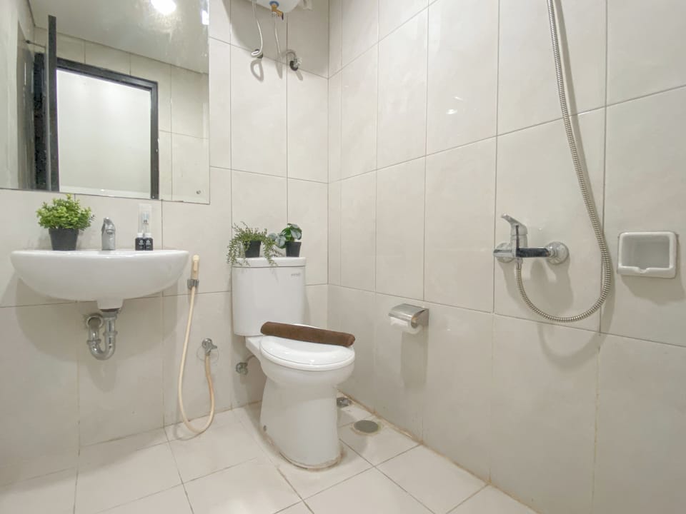 Standard Studio | Bathroom