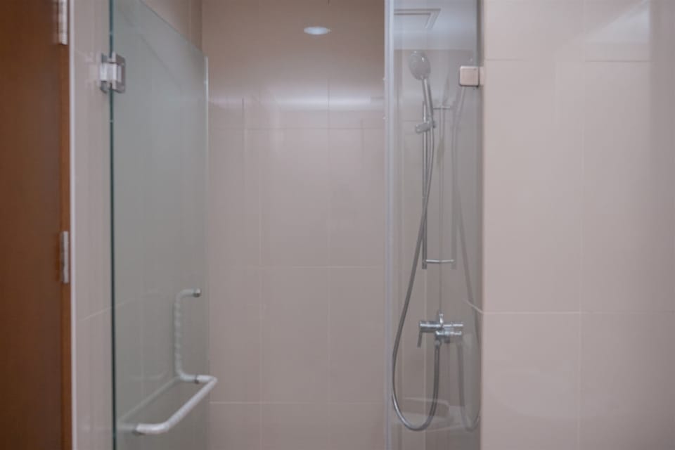 Standard Apartment | Bathroom