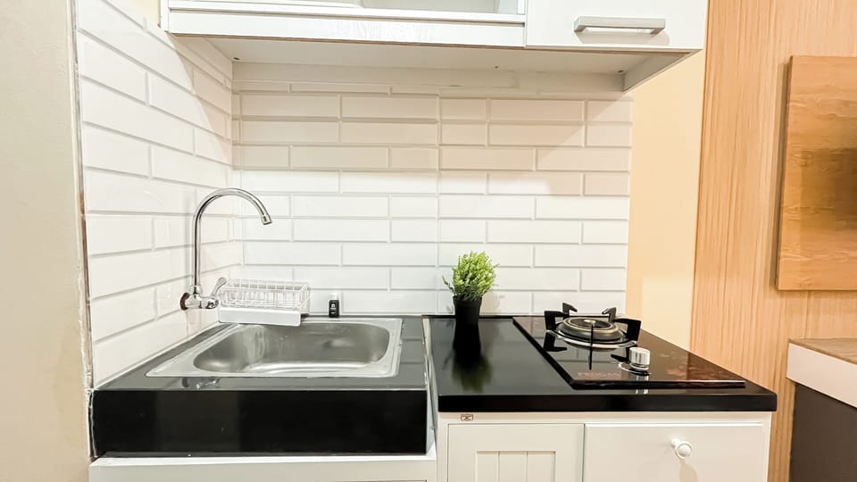 Standard Studio | Private kitchen | Mini-fridge, stovetop