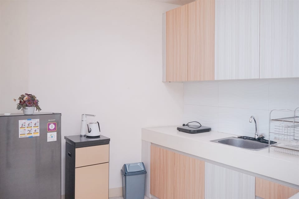 Standard Apartment | Private kitchen | Dining table