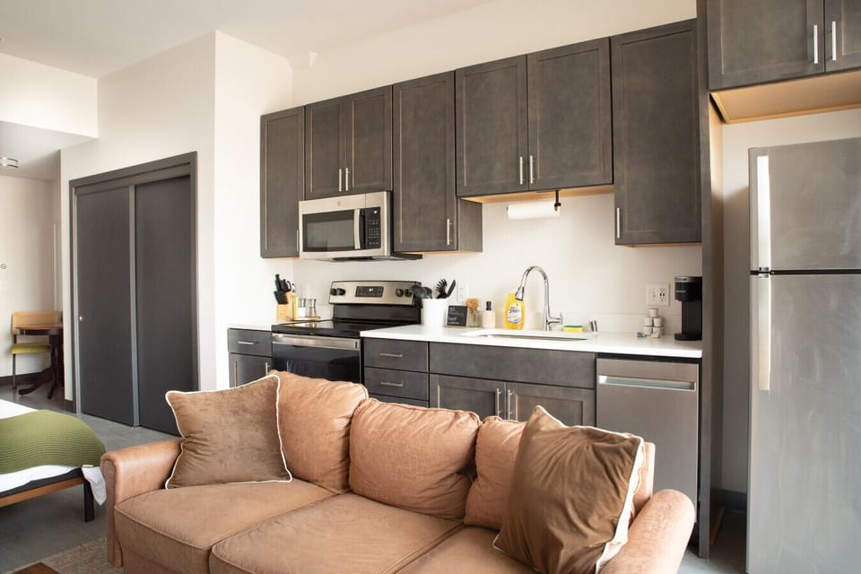Morning coffee or a home-cooked dinner—everything you need is right at your fingertips.