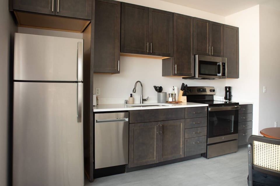Morning coffee or a home-cooked dinner—everything you need is right at your fingertips.