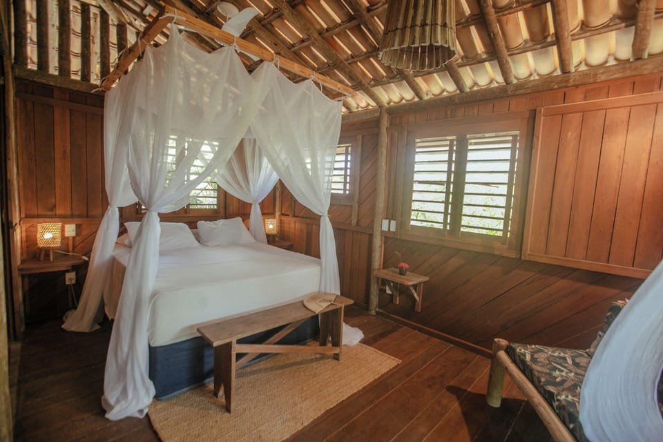 Minibar, free WiFi, bed sheets