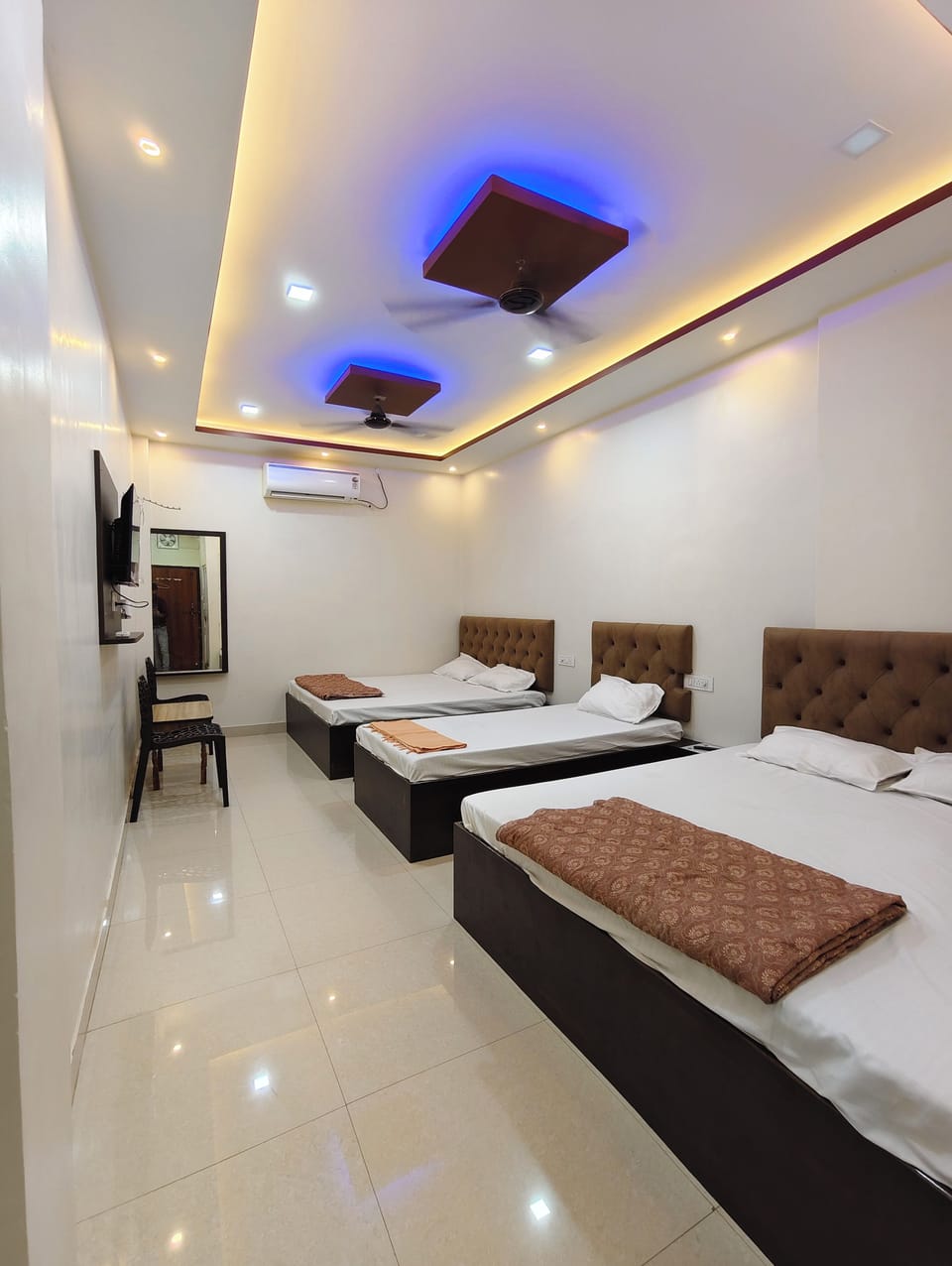 Family Room | Free WiFi