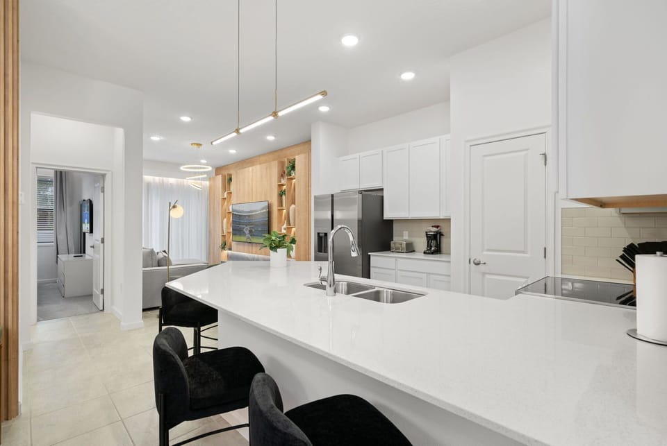 Fully-equipped kitchen