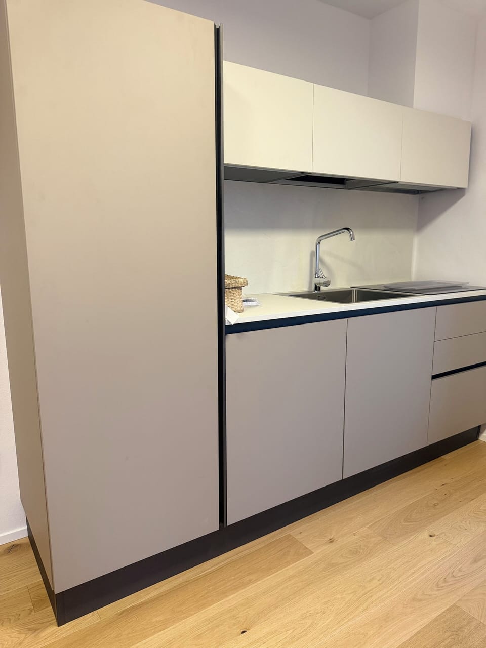 Superior Townhome, City View | Private kitchen | Full-size fridge, stovetop, dishwasher, electric kettle