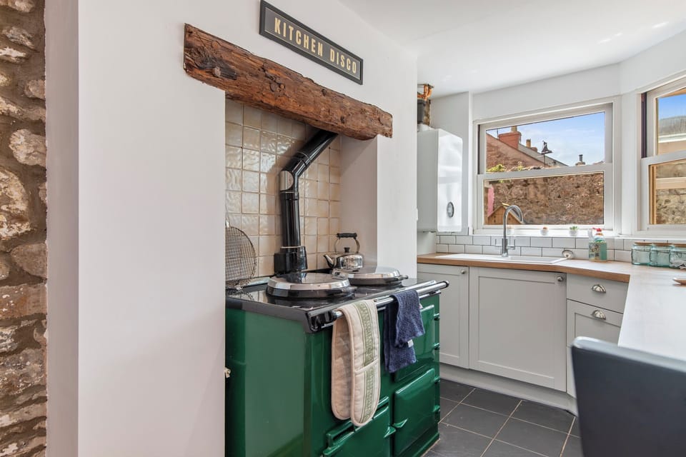 Central Location, Near the Beach