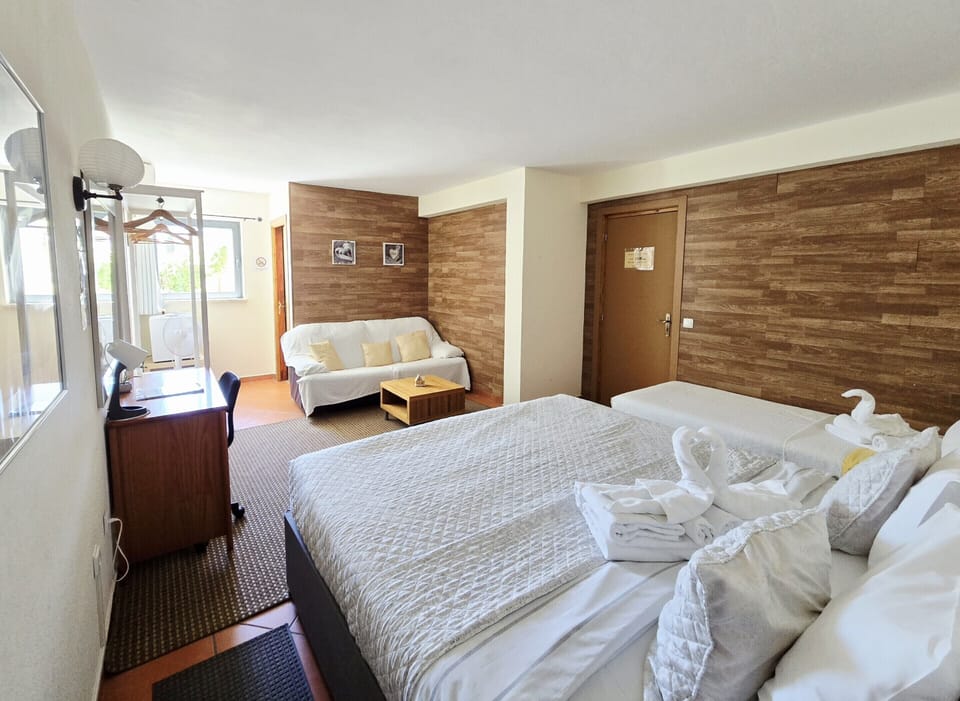 Traditional Suite, Ensuite, Garden View | In-room safe, desk, laptop workspace, free WiFi