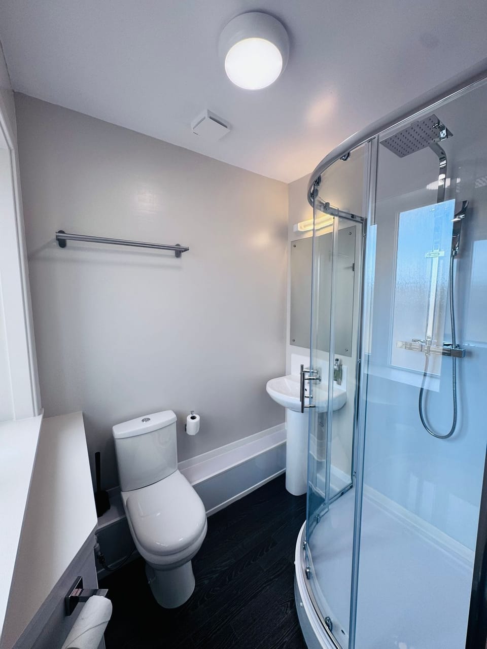 Classic Double Room | Bathroom | Shower, hair dryer, towels, soap