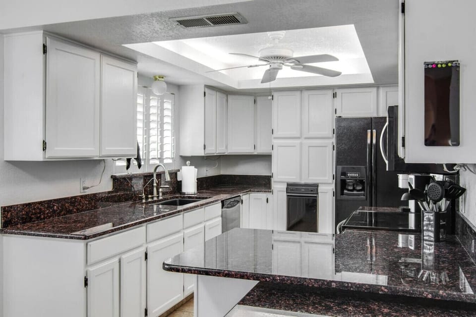 Fully equipped kitchen with all essentials