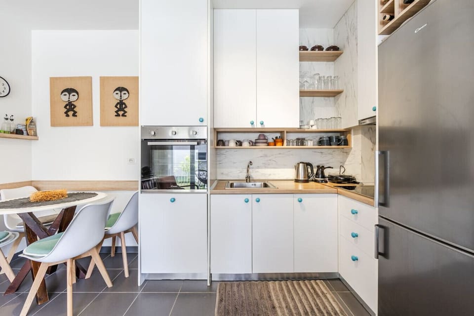 Fully-equipped kitchen