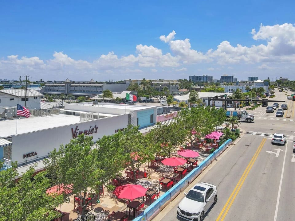 Commercial Blvd