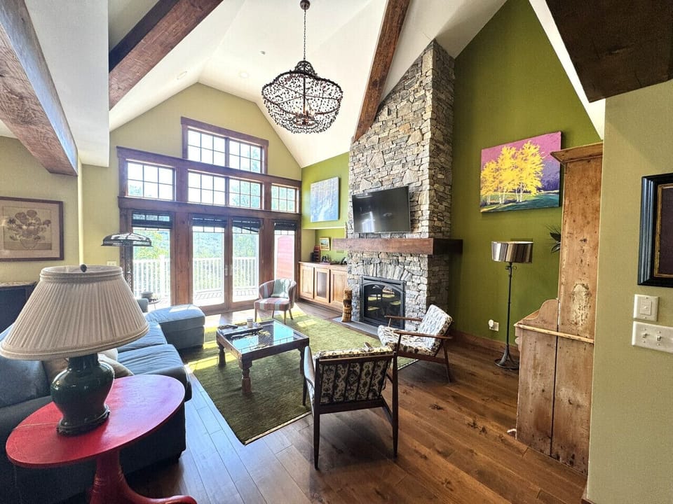 Open Kitchen, Dining, Living room with 60` smart TV