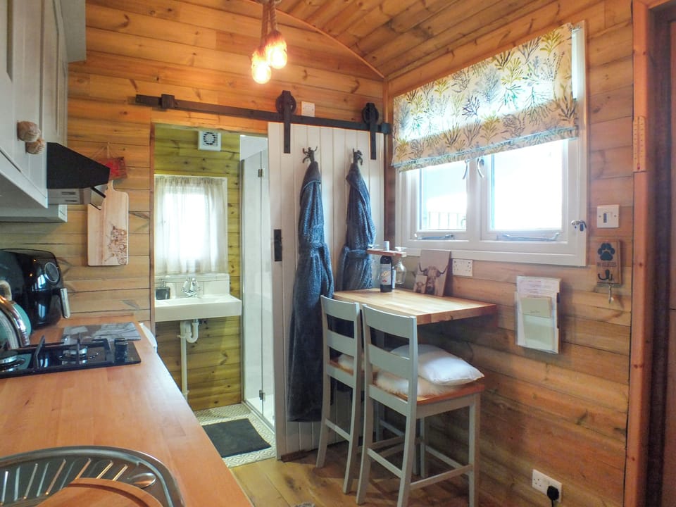 Dining Area | Ty&rsquo;r Bugail Shepherds Hut, Tal Y Bont, near Barmouth
