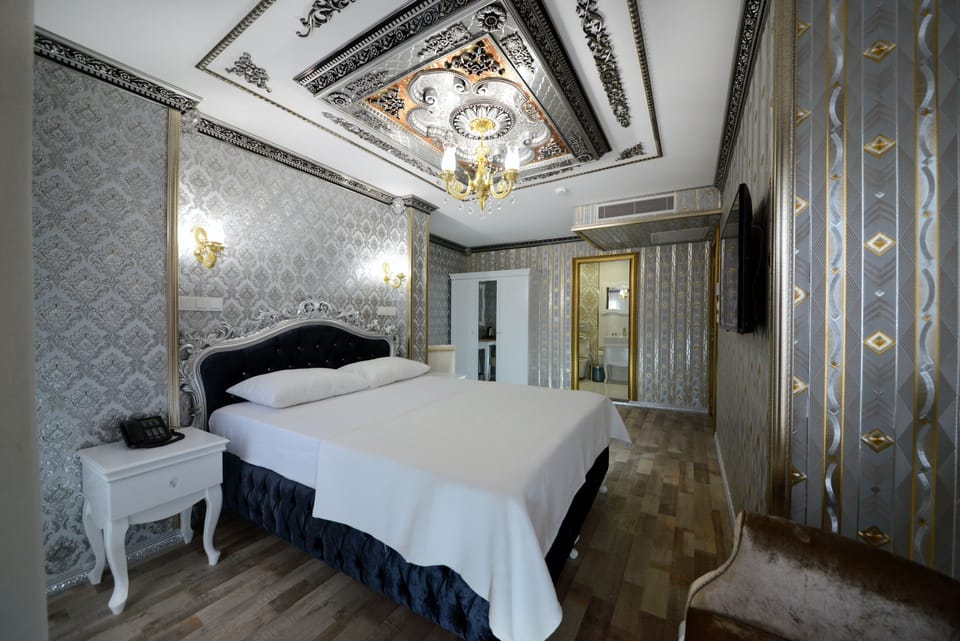Deluxe Double or Twin Room, 1 Double or 2 Twin Beds | Premium bedding, pillowtop beds, soundproofing, free WiFi
