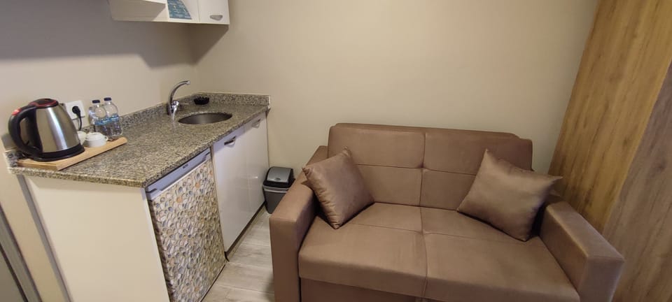 Premium bedding, in-room safe, desk, soundproofing