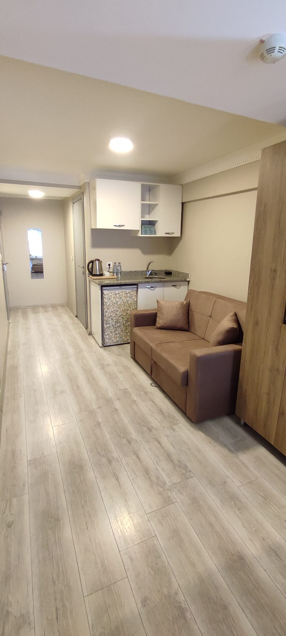 Premium bedding, in-room safe, desk, soundproofing