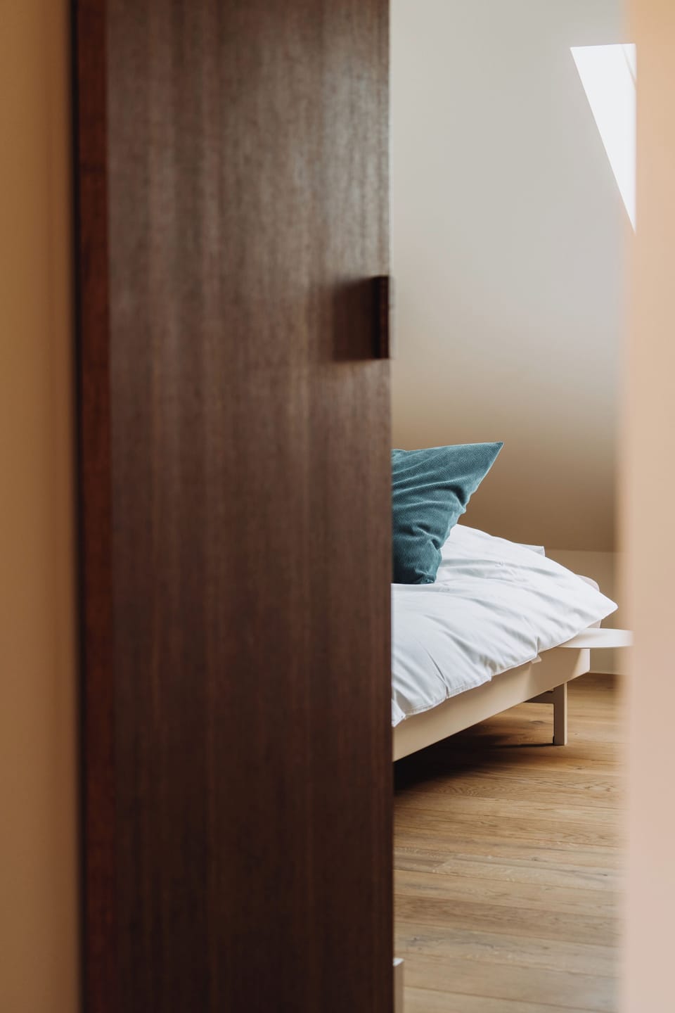 Comfort Twin Room, Private Bathroom, Hill View | Living area