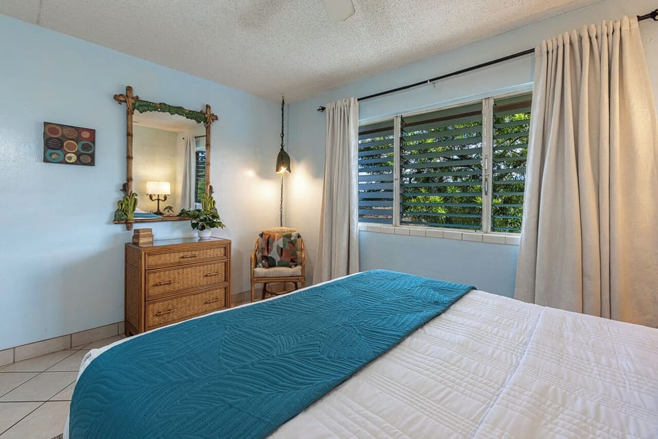 Ceiling Fan & Louvered Windows to Keep Cool