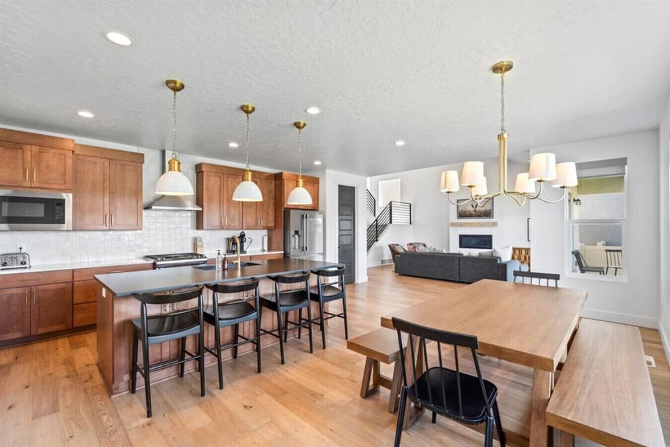 Open dining area connected to the kitchen