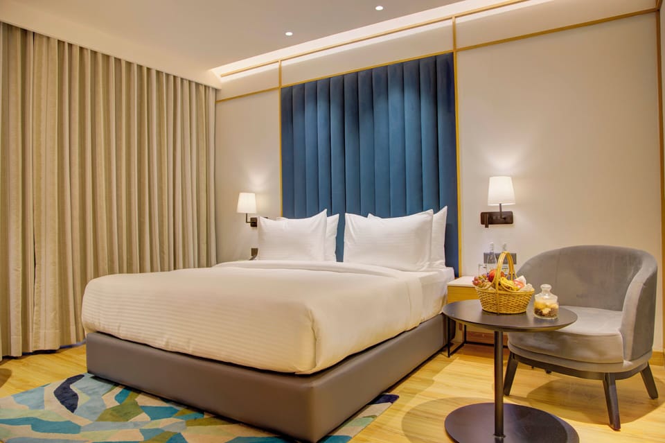Suite | Iron/ironing board (on request), WiFi (free)