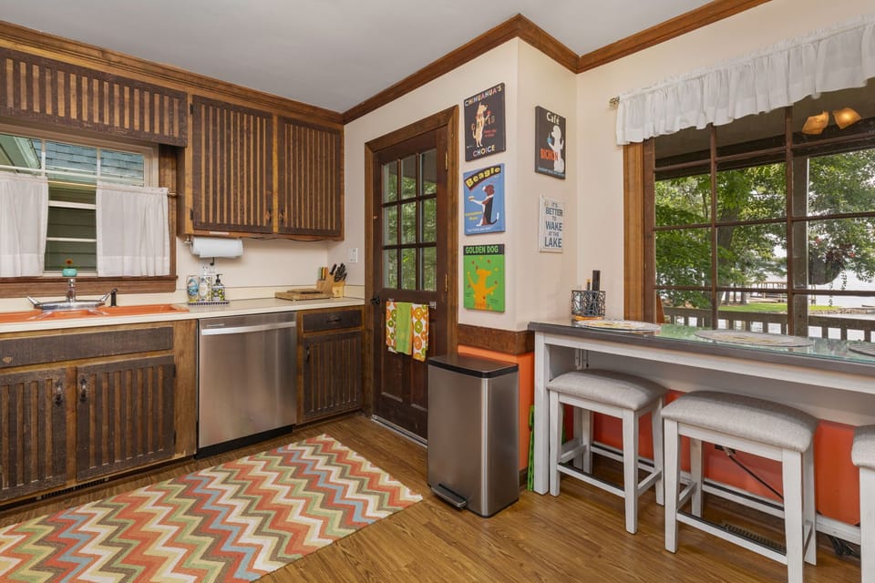 Fully Stocked & Ready
Everything you need to cook, serve, and snack.