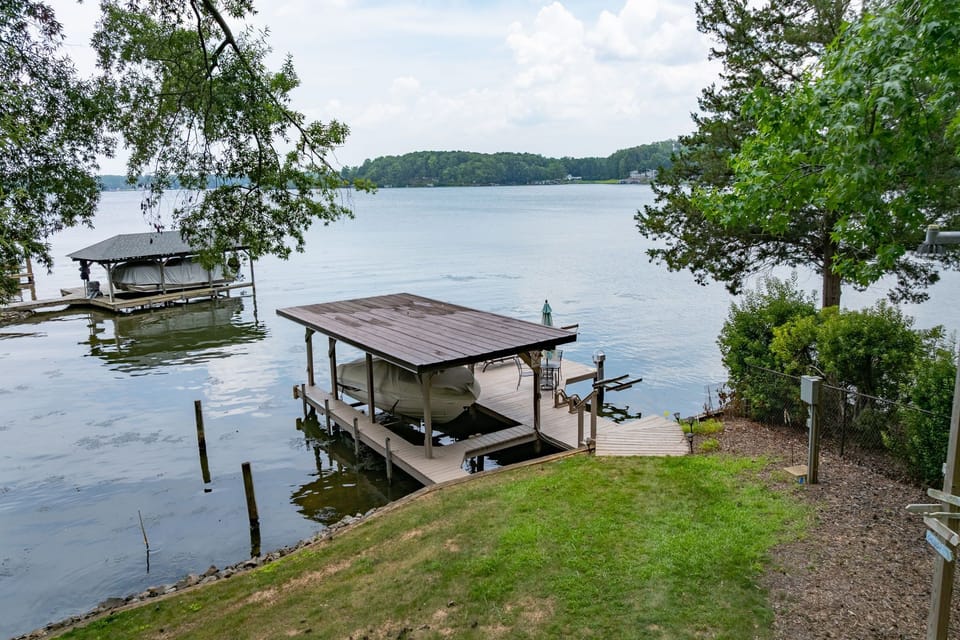 Enjoy easy access to your moored boat with cross-walk to main dock area.