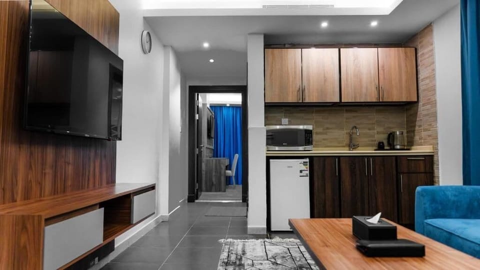 Deluxe Studio | In-room dining