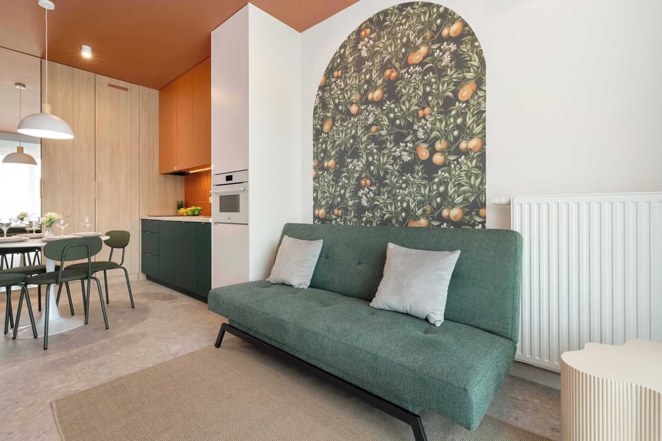 Stylish living room with coffe table. 