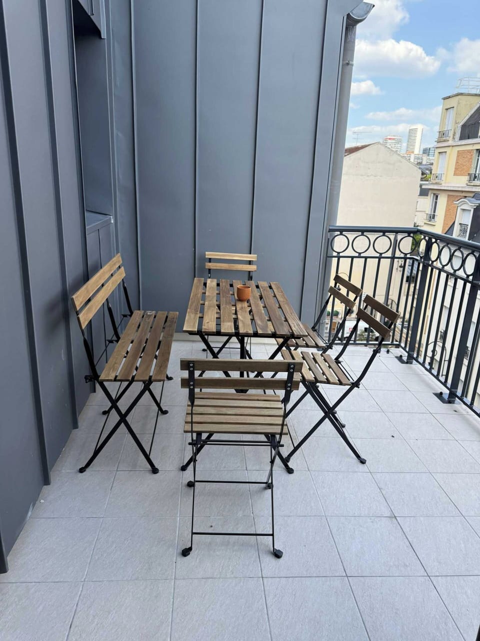 Apartment | Outdoor dining